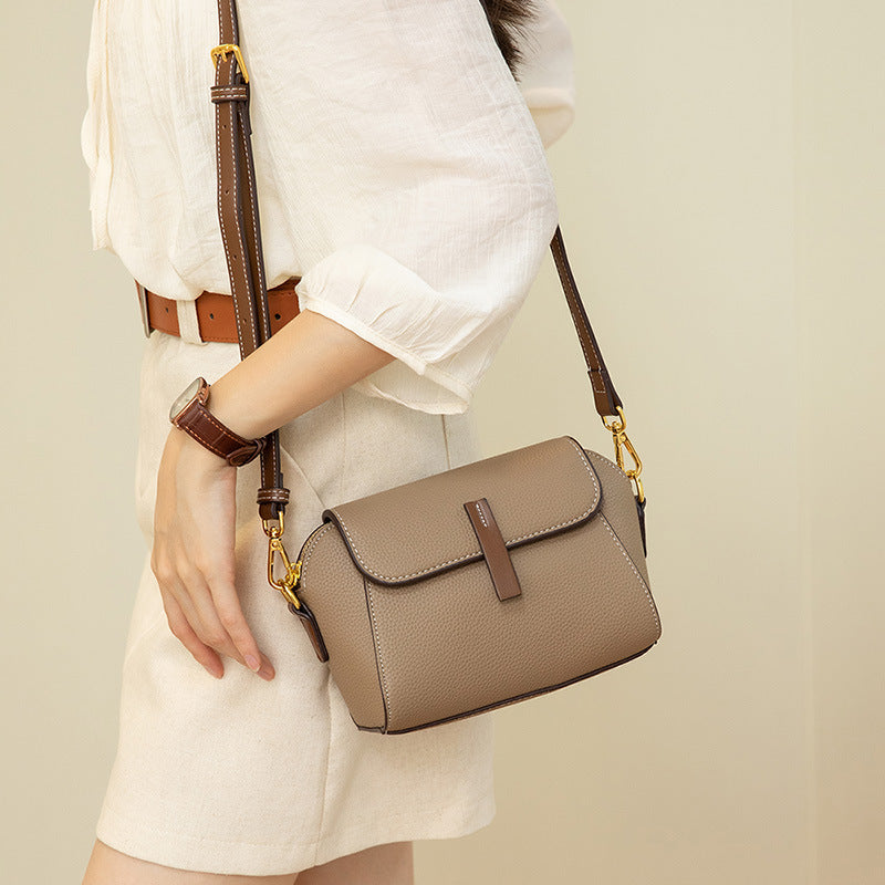 Summer Niche Women's Bag 2026 New High-End Shoulder Bag Fashionable Versatile Women's Crossbody Bag Shell-Shaped Small Square Bag